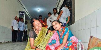 Gorakhpur children death incident, Family members mourn children death in Baba Raghav Hospital, Uttar Pradesh